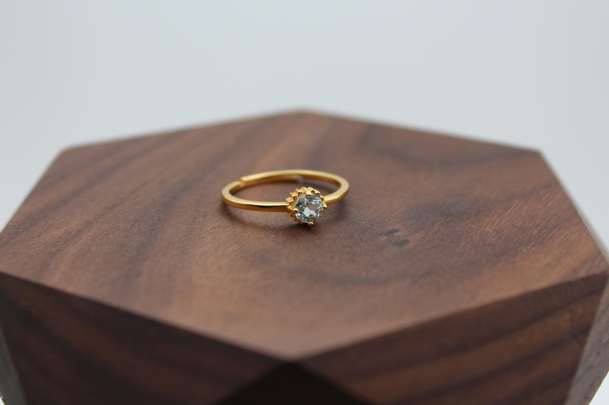 Vidi - Topaz Resizable Ring - Young's Jewellery