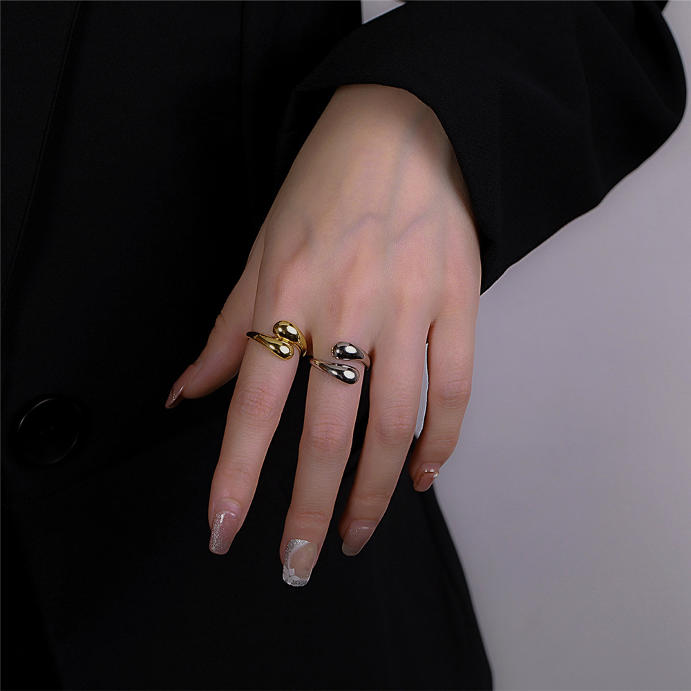 Gold Nora Ring | Nora Loop Ring | Young's Jewellery