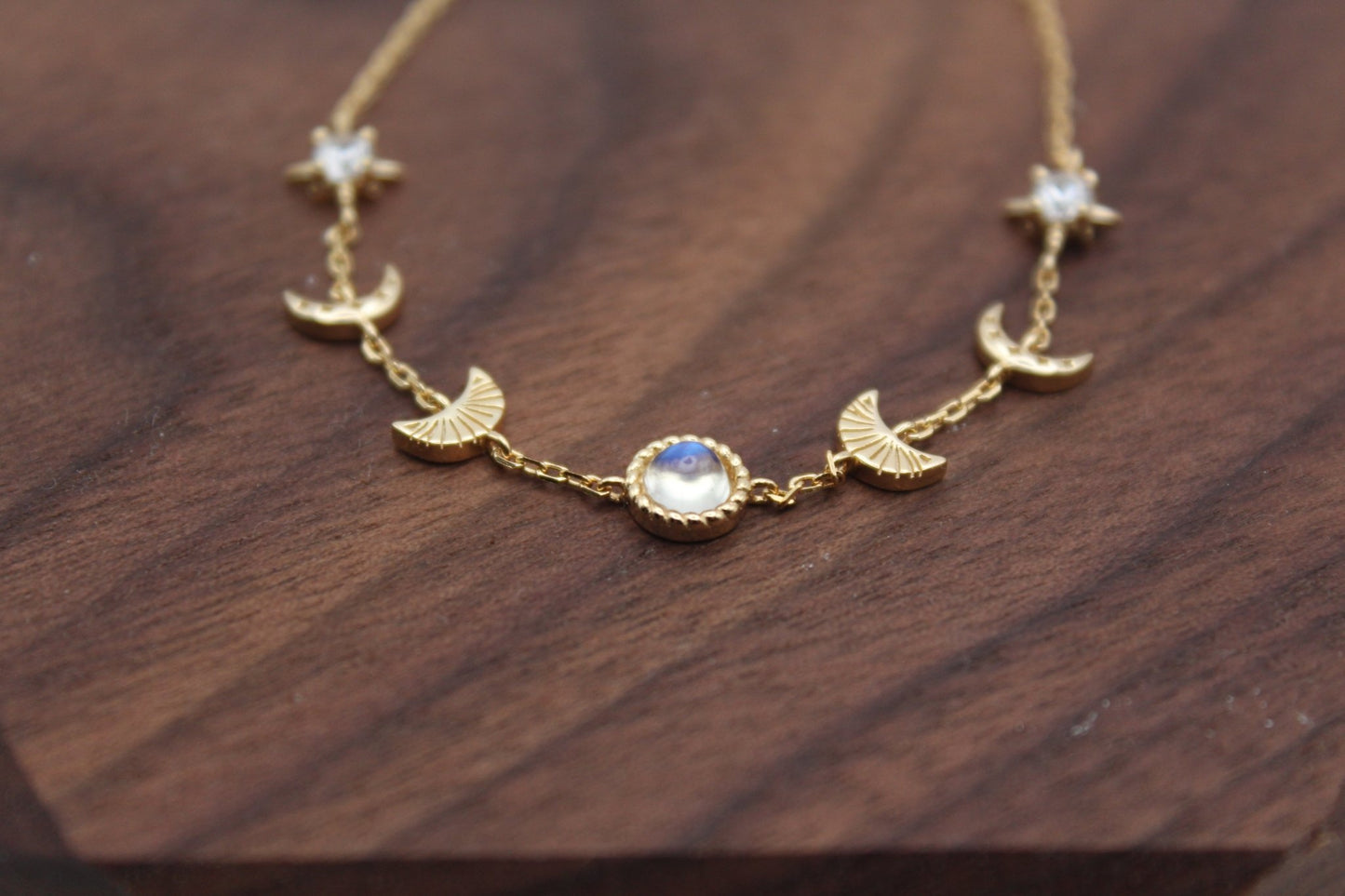 Leia Moonstone Bracelet | Gold Moonstone Bracelet | Young's Jewellery