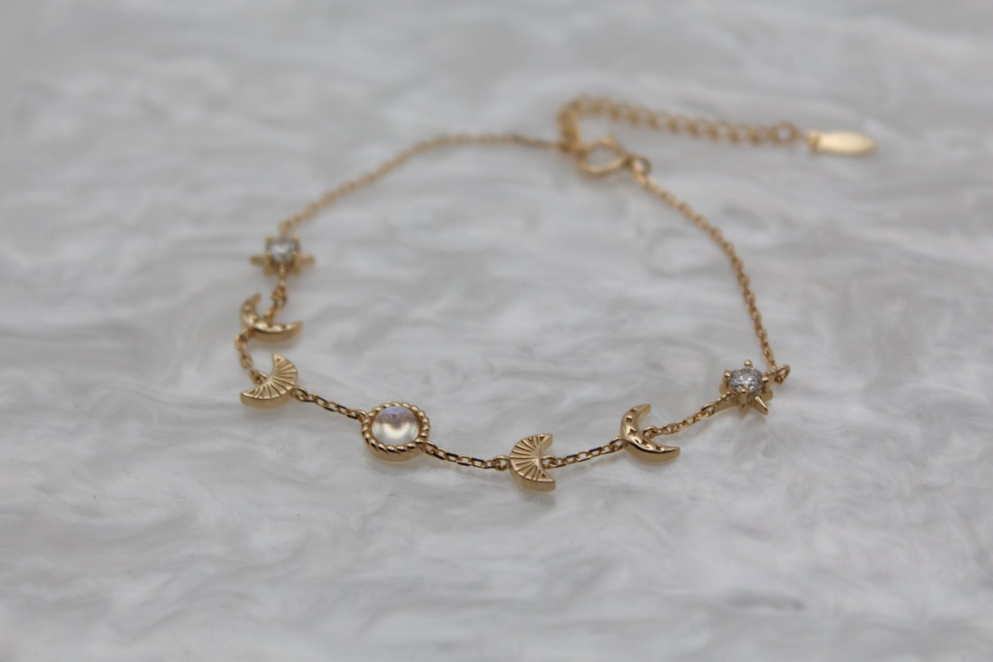 Leia Moonstone Bracelet | Gold Moonstone Bracelet | Young's Jewellery